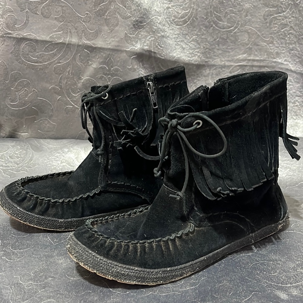UGG women’s black moccasin zip up ankle booties. Sheepskin lining.